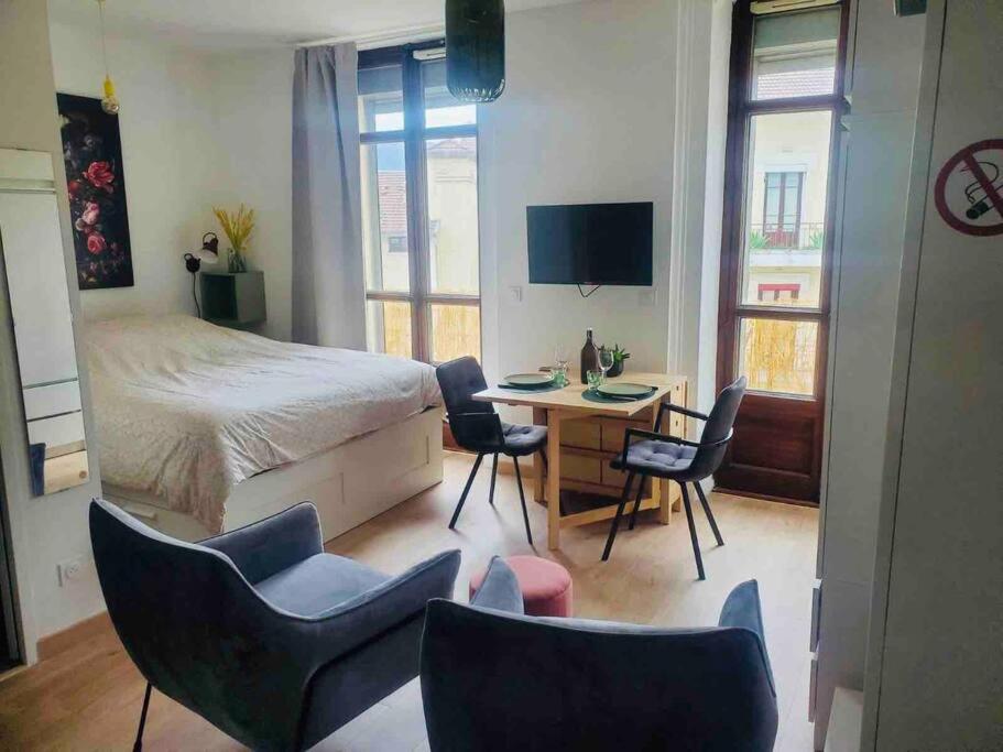 Studio Refait A Neuf En Hypercentre Avec Balcon Aix-les-Bains Kültér fotó