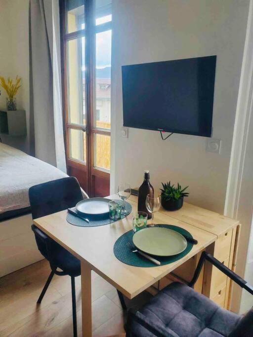 Studio Refait A Neuf En Hypercentre Avec Balcon Aix-les-Bains Kültér fotó