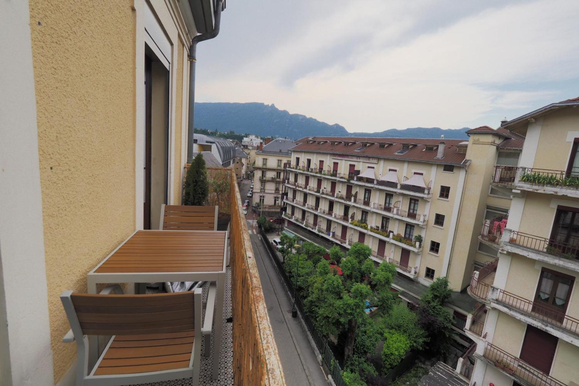 Studio Refait A Neuf En Hypercentre Avec Balcon Aix-les-Bains Kültér fotó